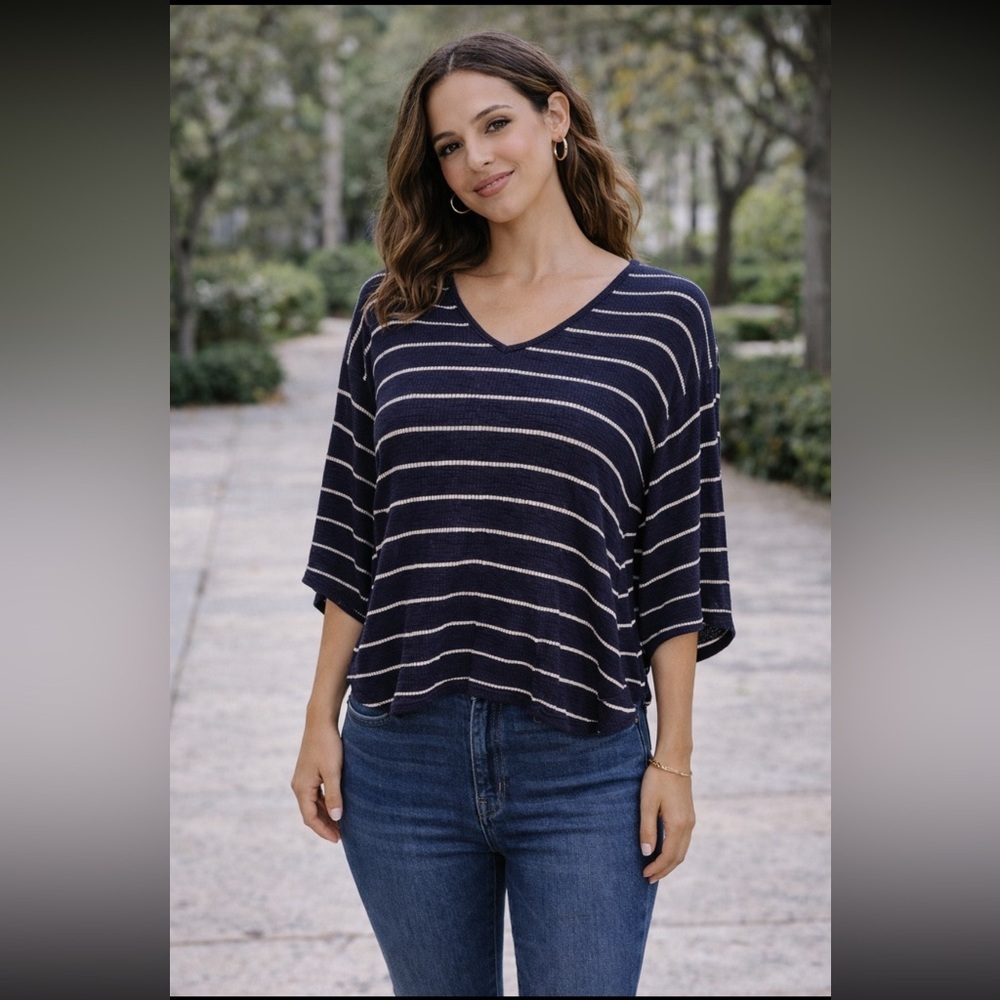 #169 Studio blue top